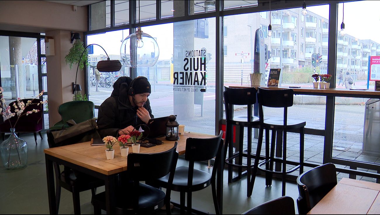 Nieuws - Gratis beveiligde wifi maakt opmars: treinstation Almere Muziekwijk doet nu ook mee