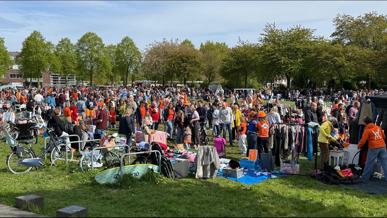 Nieuws - Kritiek op gemiste traditie opening Koningsdag Zeewolde: partijen spreken zich uit